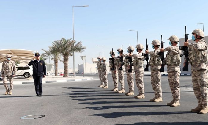 Millî Savunma Bakanı Hulusi Akar, Katar’da Görevli Mehmetçiklerimizle Bir Araya Geldi