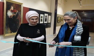 Emine Erdoğan, “Renk Ahenk Mihenk-Usta Türk Kadın Sanatçılarımızdan Nadide Bir Seçki” sergisinin açılışını yaptı