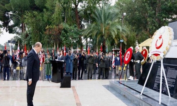 Cumhurbaşkanı Ersin Tatar, Ulu Önder Mustafa Kemal Atatürk’ün vefatının 84’üncü yıl dönümü dolayısıyla Lefkoşa Atatürk Anıtı önünde düzenlenen törene katıldı.