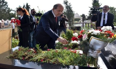 Cumhurbaşkanı Ersin Tatar, Ulusal Birlik Partisi’nin eski genel sekreteri ve eski bakan Salih Miroğlu’nun 17. ölüm yıl dönümünde Lefkoşa Mezarlığı’nda düzenlenen anma törenine katıldı