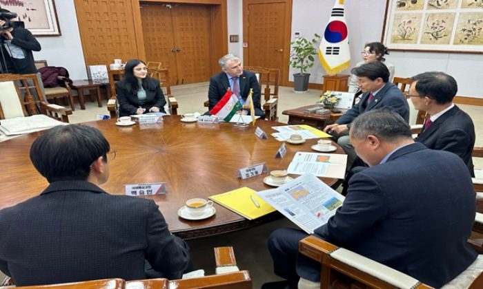 Meeting with the Governor of Gangwon Province of the Republic of Korea