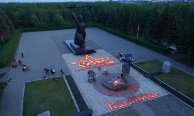 “Ateşli savaş resimleri”, “Hatıra Mumu”, çiçek bırakma: “Birleşik Rusya” Anma ve Keder Günü’nde bölgelerde vatansever eylemler düzenledi