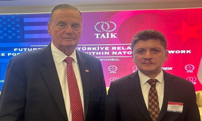 TÜRKİYE -TACİKİSTAN İŞ KONSEYİ BAŞKANI DR. CİHANGİR FİKRİ SAATÇİOĞLU BEYAZ SARAY ESKİ ULUSAL GÜVENLİK DANIŞMANI GENERAL JAMES L. JONES İLE BİR ARAYA GELDİ